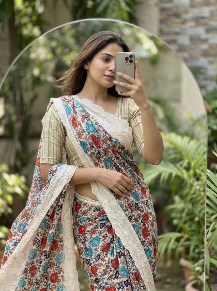 Svara floral pattern saree surat bombay market wholesale saree